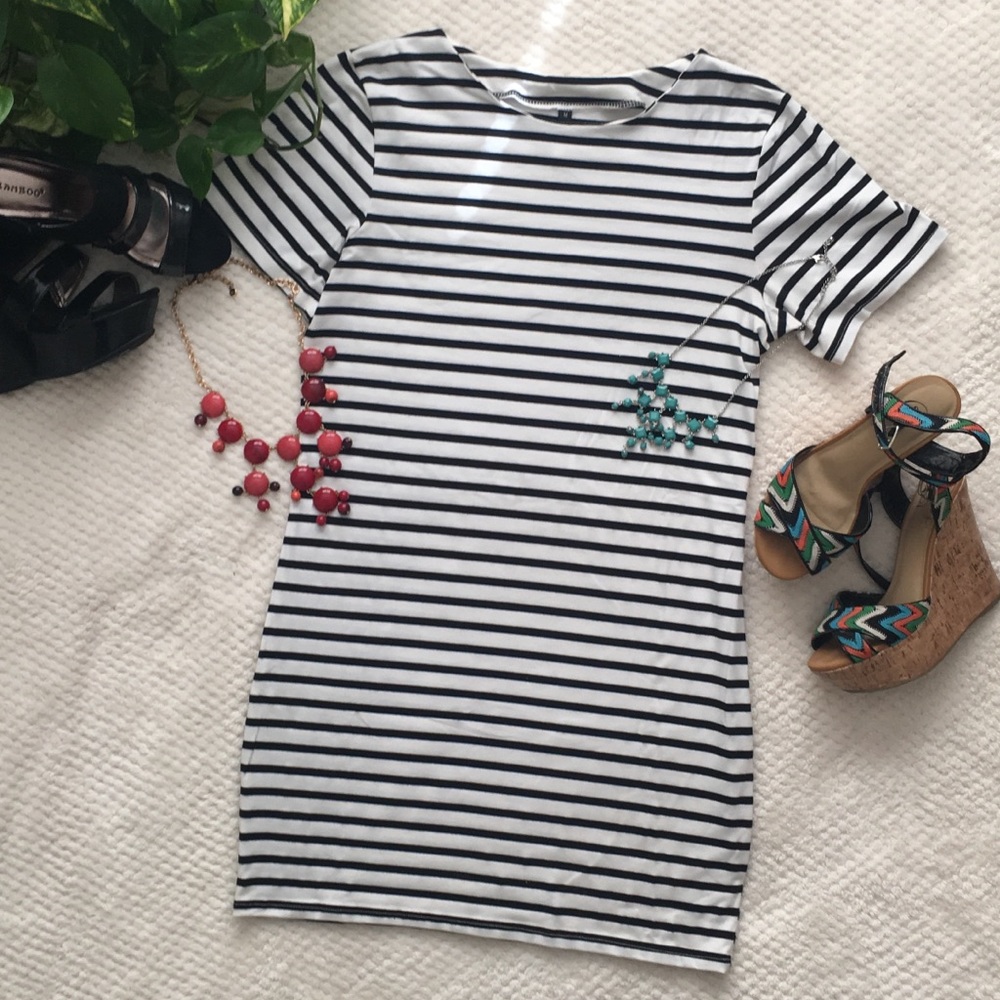 BOGO🍾 • white + black striped t-shirt dress💫